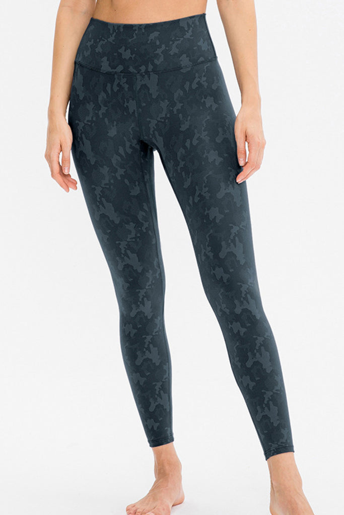 Camouflage Print Elastic Waistband Yoga Leggings - Belle Donne Clothing & Accessories