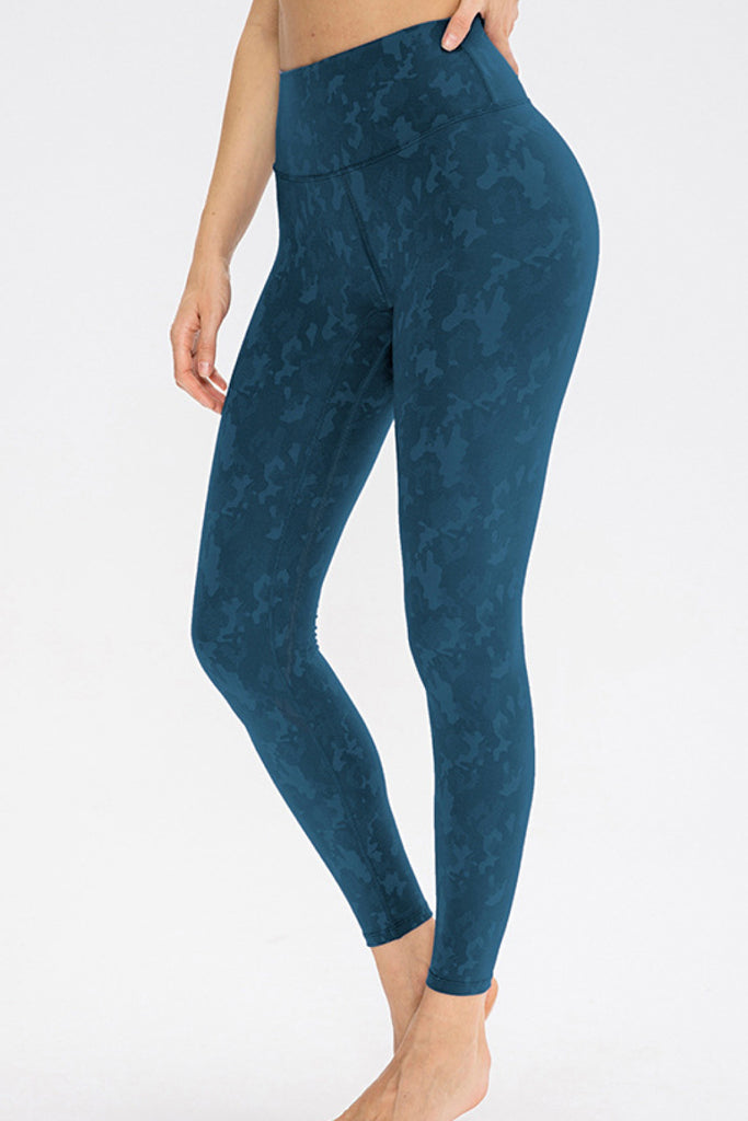 Camouflage Print Elastic Waistband Yoga Leggings - Belle Donne Clothing & Accessories