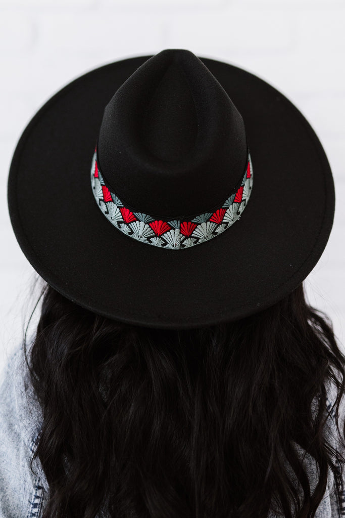 Fame Biggest Fan Geometric Strap Fedora - Belle Donne Clothing & Accessories